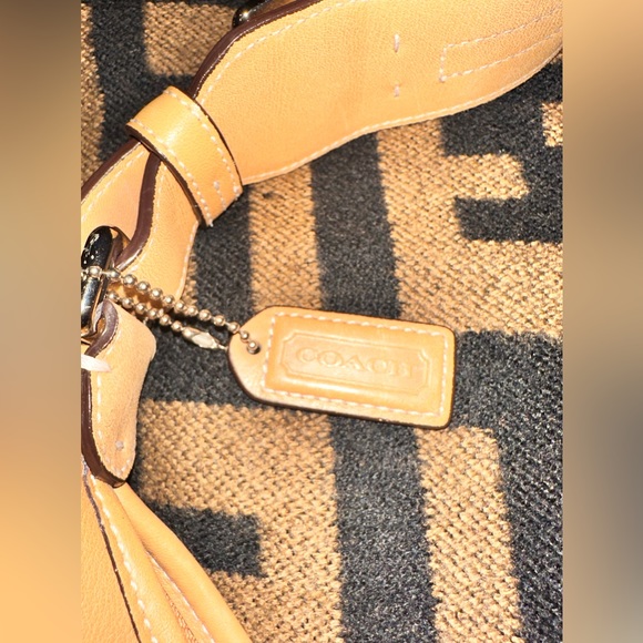 Authentic Vintage Coach shoulder Bag - Picture 10 of 16